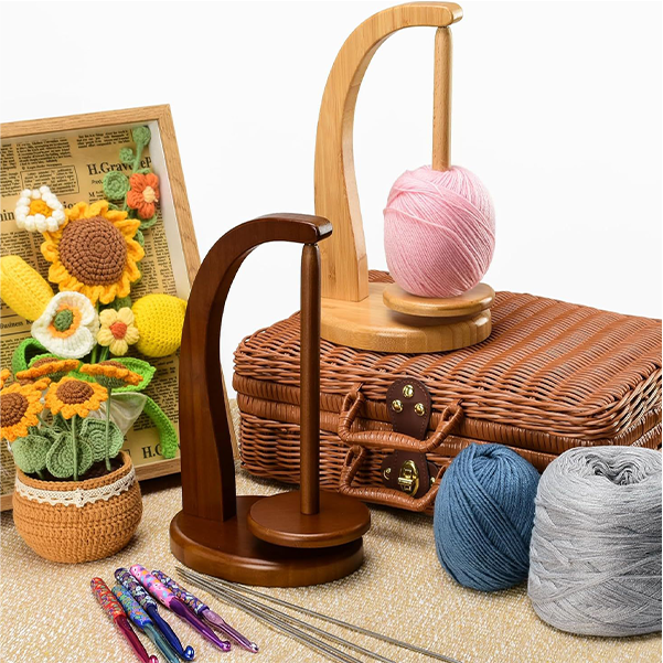 🧶 YarnMate – ПРАКТИЧЕН ДРЖАЧ НА ПРЕДИВО ЗА ПЛЕТЕЊЕ