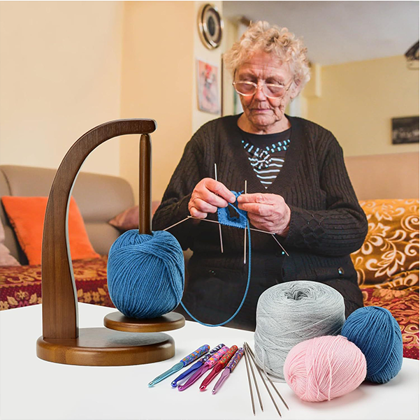 🧶 YarnMate – ПРАКТИЧЕН ДРЖАЧ НА ПРЕДИВО ЗА ПЛЕТЕЊЕ